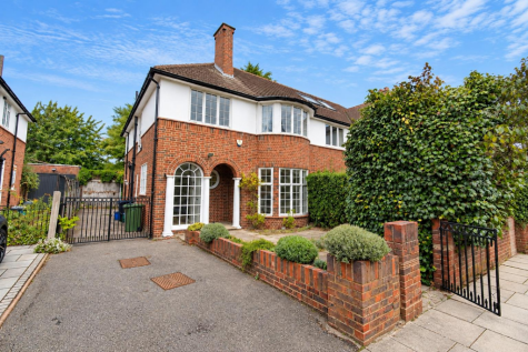 Westhay Gardens, East Sheen, SW14
