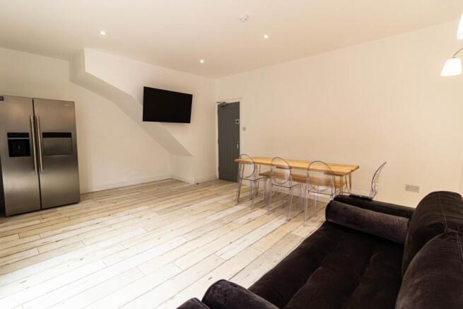 42PR Living Area