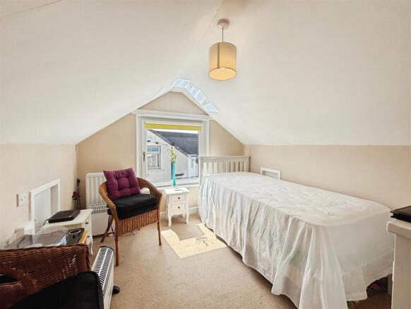 2 bed Semi-Detached Bungalow for sale Image 12