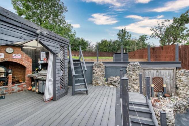 Rear Garden - decking platform.jpg