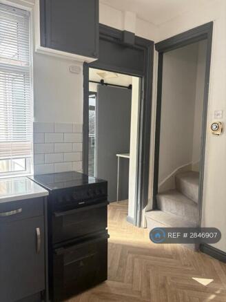 3 bed Terraced to rent Image 8