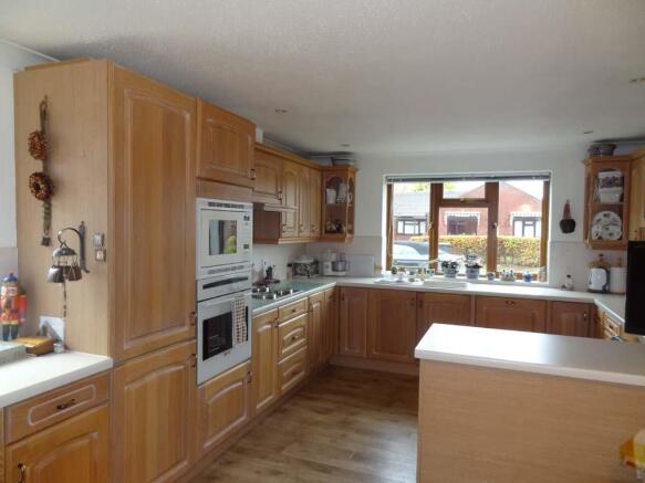 Cedar Close 005.JPG