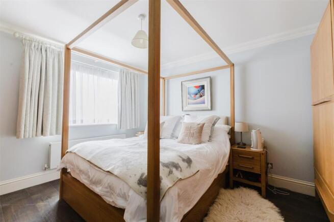 Bedroom 1.jpg