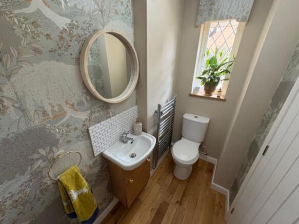 5 bed Detached for sale Image 6