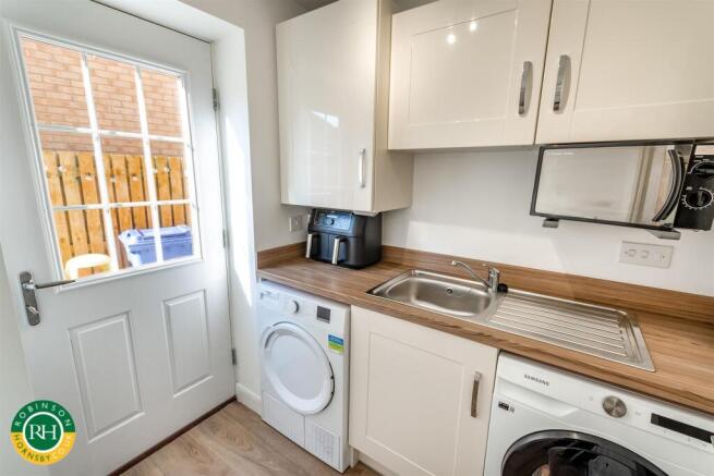 5 bed Detached for sale Image 7