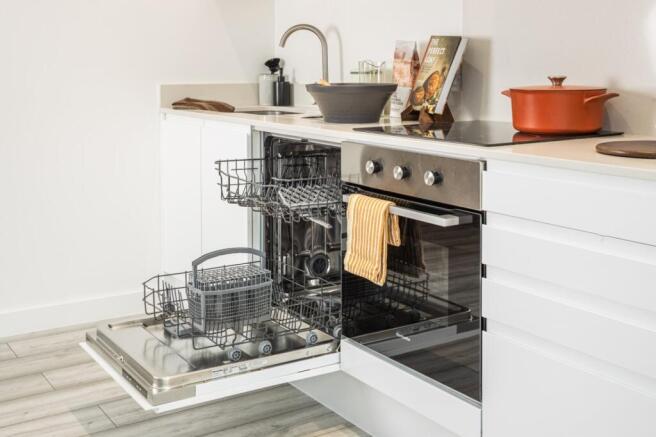2 bed Flat to rent Image 10