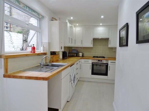 KITCHEN: