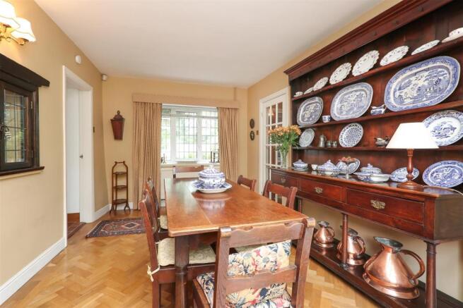 Dining Room2.jpg