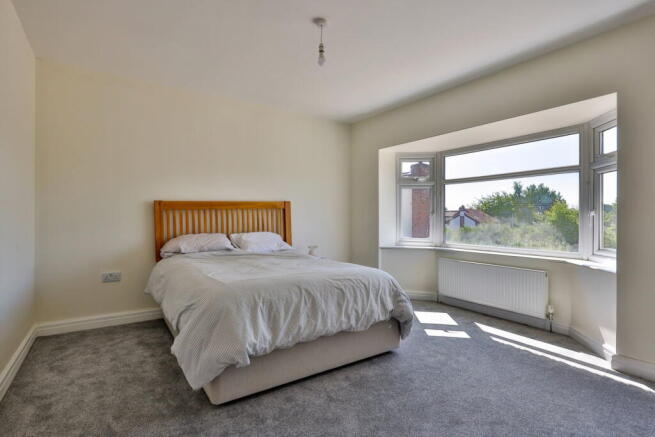 6 bed Detached for sale Image 11
