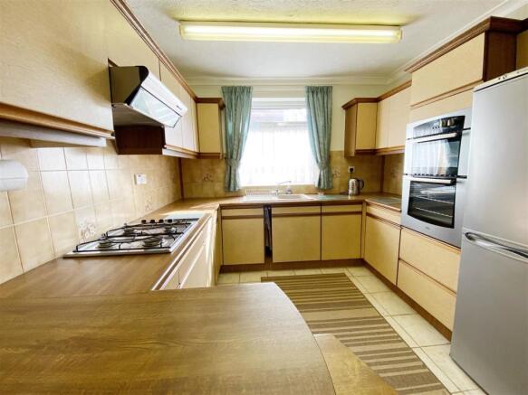 Kitchen3.jpg
