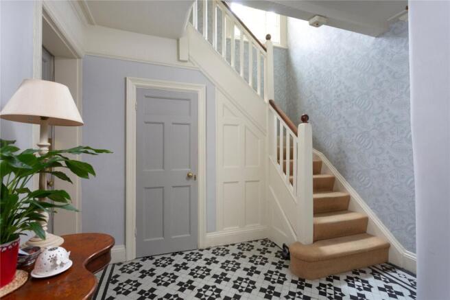 5 bed Semi-Detached for sale Image 10