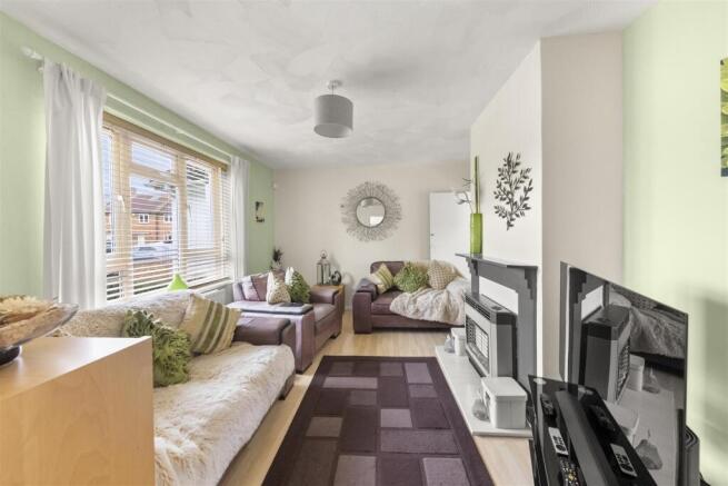 Rushdene Crescent, Northolt photo 4