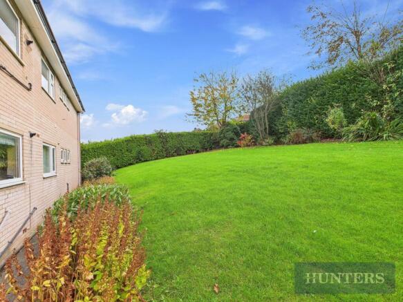 2 bed Apartment for sale Image 12