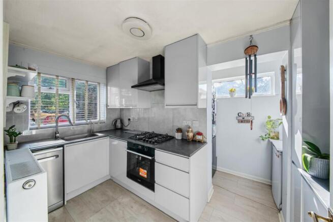 Brambles Farm Drive, Uxbridge photo 4