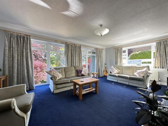 4 bed House for sale Image 5