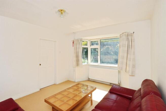 3 bed Semi-Detached for sale Image 6
