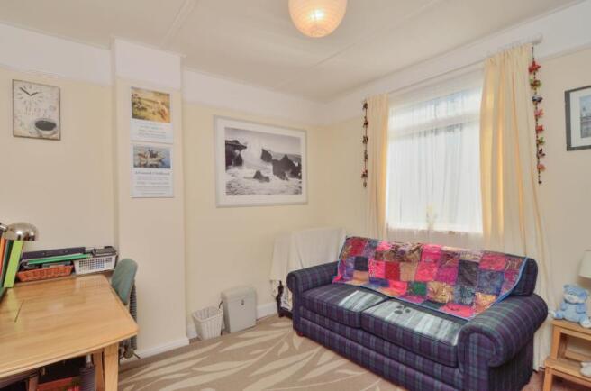 Bedroom 3/Study