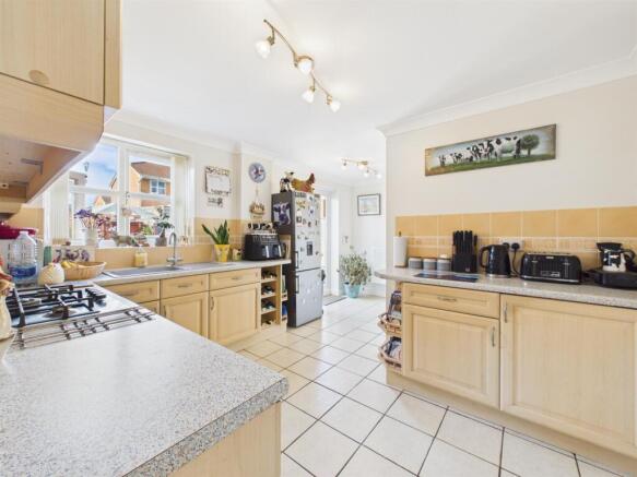 3 bed Detached for sale Image 5