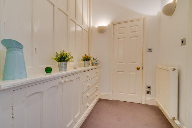 Private Entrance ...