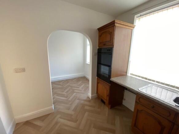 2 bed Terraced to rent Image 7