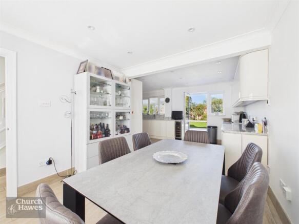 Kitchen/Dining area