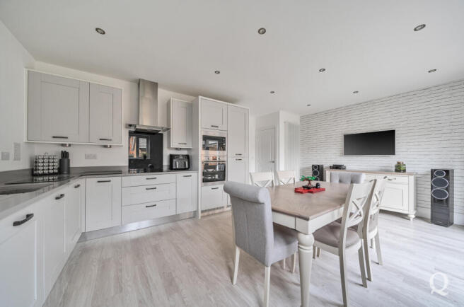 2ff23647-8483-438...