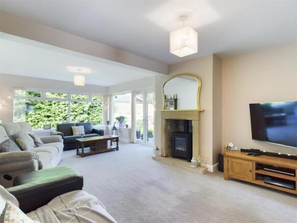 Living Room.jpg