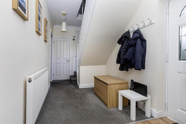 4 bed Semi-Detached for sale Image 5