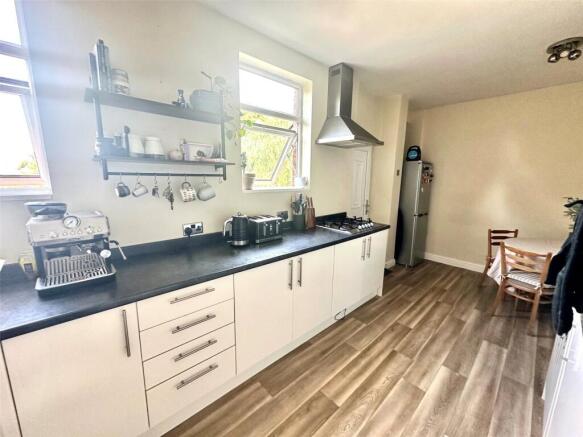 3 bed Semi-Detached for sale Image 7