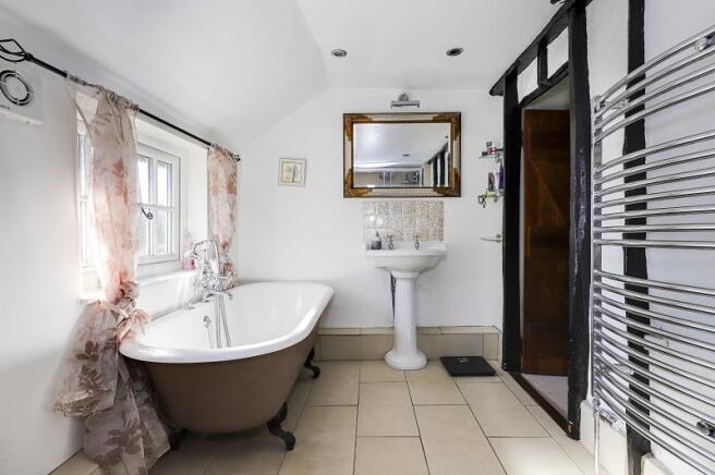 WHYTE COTTAGE_3.JPG