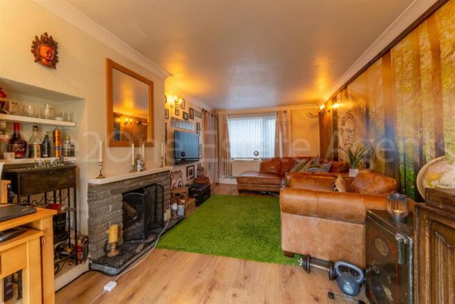 2 Holly Lodge-10.jpg