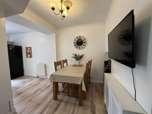 3 bed Semi-Detached for sale Image 9