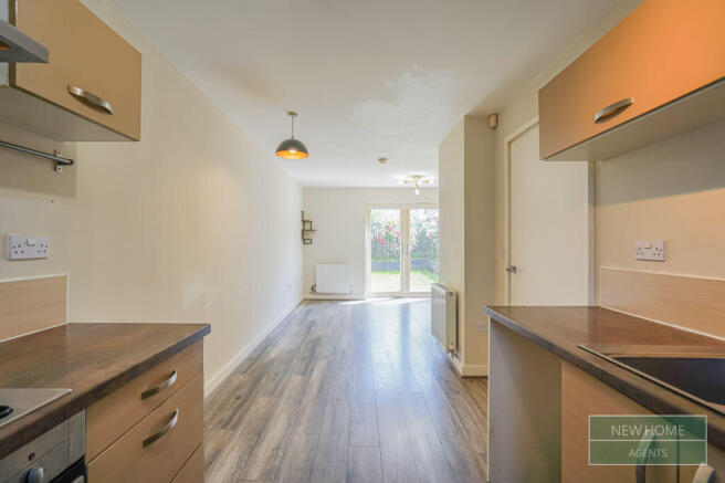 3 bed Semi-Detached for sale Image 4