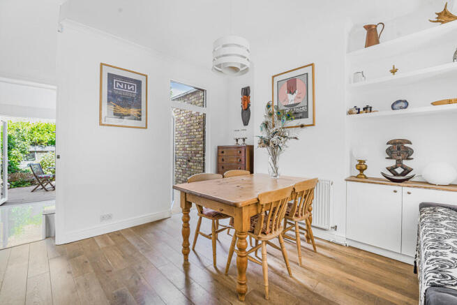 150 Northcroft Ro...