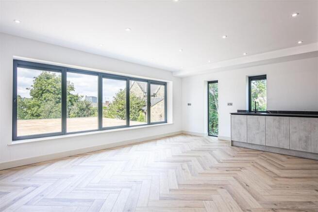 9 bed Block of Apartments for sale Image 12