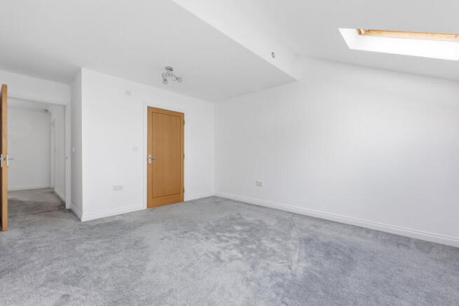 2 bed Apartment for sale Image 11