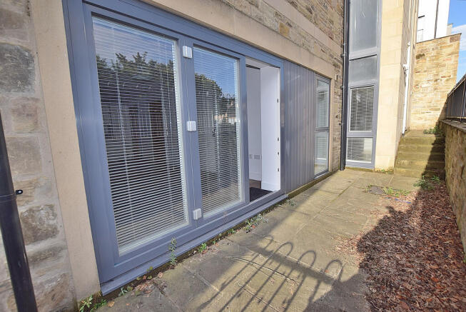 2 bed Flat for sale Image 12