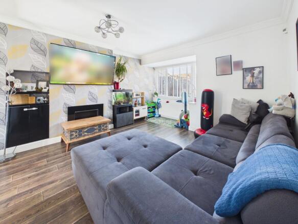 4 bed Semi-Detached for sale Image 5