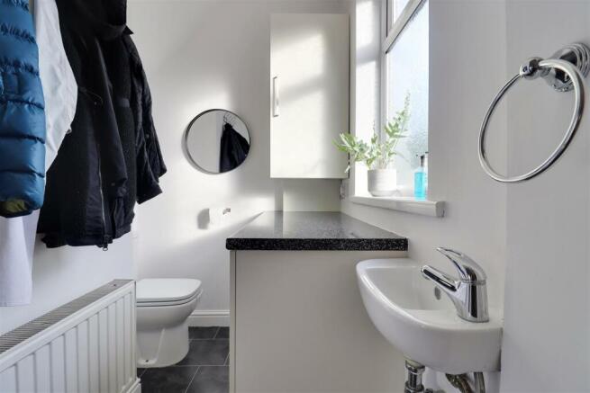 UTILITY / CLOAKROOM