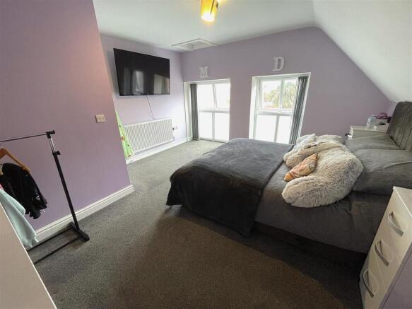 3 bed Terraced for sale Image 10