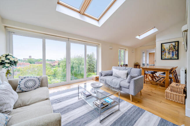 22, Mountside, Guildford, Surrey, GU2 photo 4