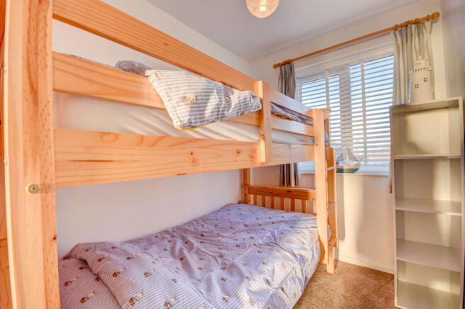 3 bed Detached to rent Image 6
