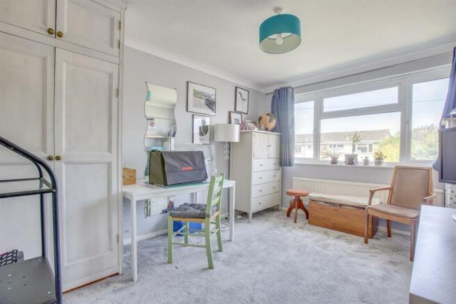 27 Wrights Lane, HP16 0LQ-4.jpg