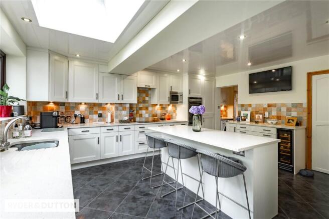 3 bed Detached for sale Image 4