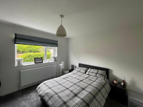 AMESBURY DRIVE 8 BED