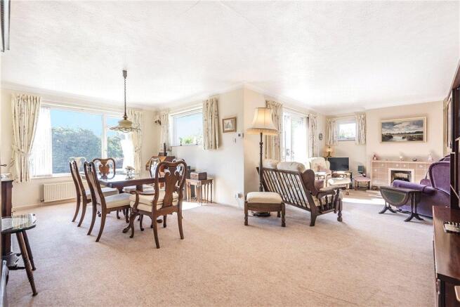 Sitting/Dining Room