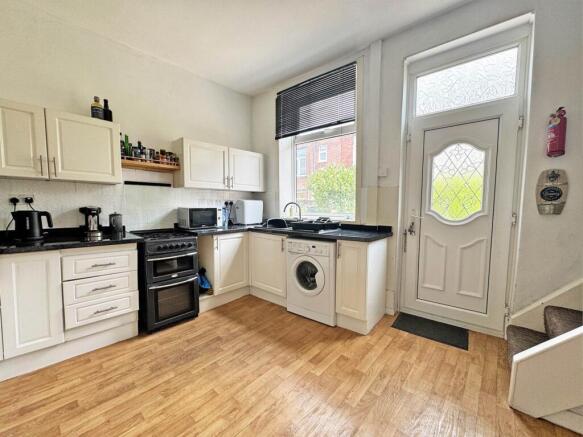 2 bed Terraced for sale Image 5