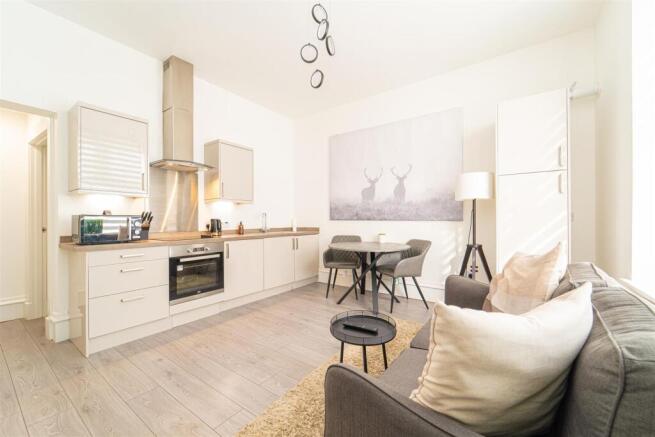 Lounge/Kitchen