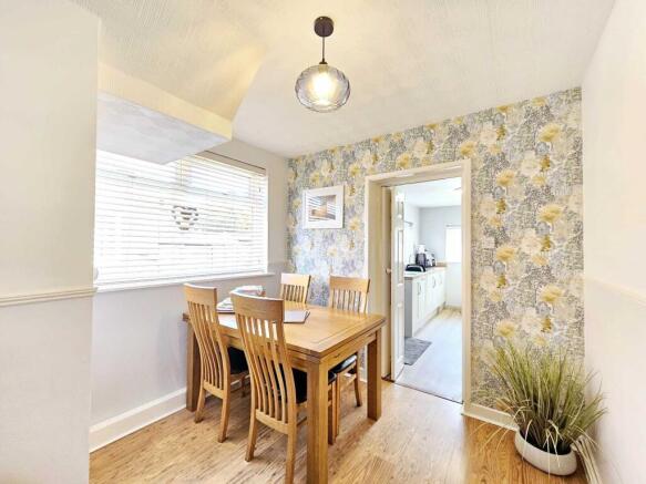 3 bed Semi-Detached for sale Image 4