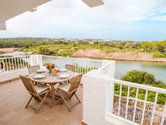 Villa with license and sea views in Addaia - Menorca